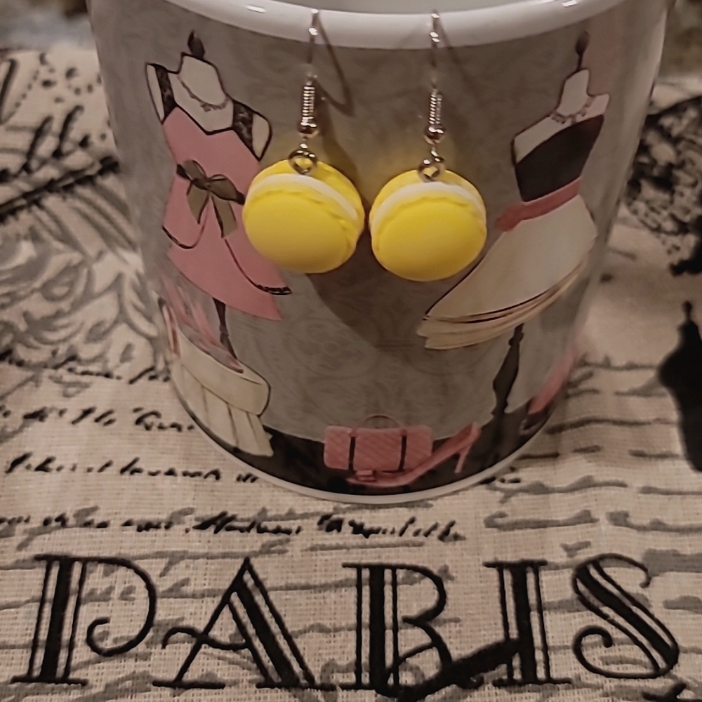 💛 Parisian Macaroon Earrings